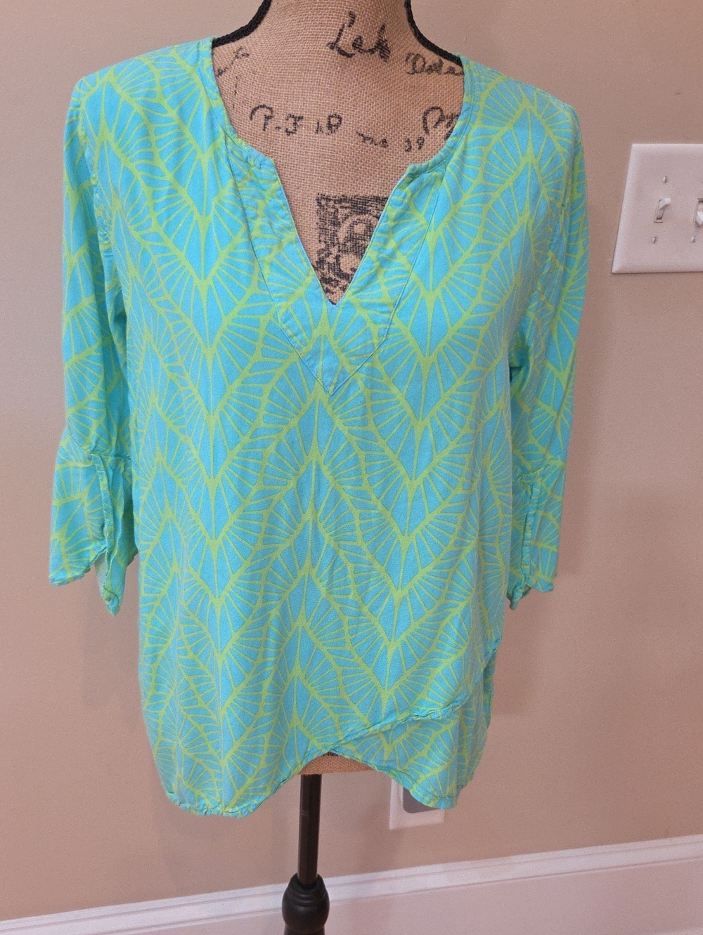 Escapada Sz M Turquoise Blue V-Neck Tunic with Lime Leaf Print